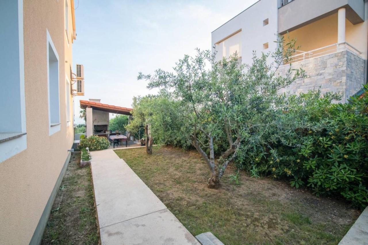 Apartment Pikulo ノヴァリャ エクステリア 写真